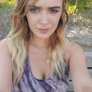 Jsem veselá, přátelská a sebevědomá žena,