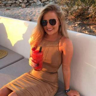 Hledám Muže Který Umí Něžně Zavtipkovat